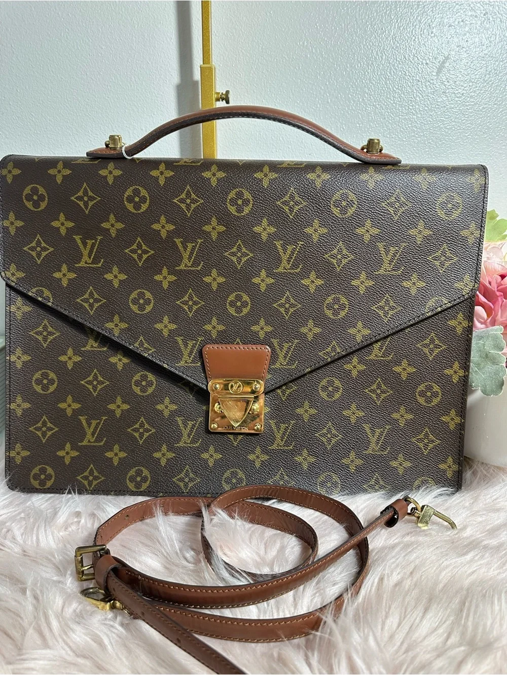 VINTAGE Louis Vuitton Monogram messenger bag